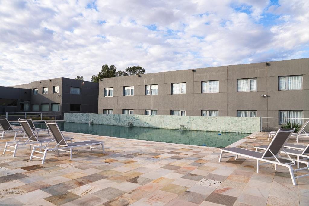 Howard Johnson Hotel, Spa & Convention Center Bahia Blanca — 2