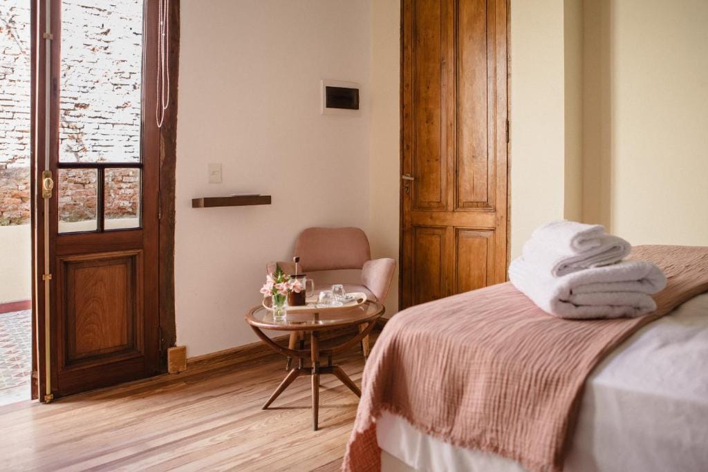 La Noire Petit hotel — 4
