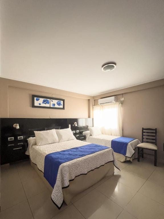 Hotel Everest — 2