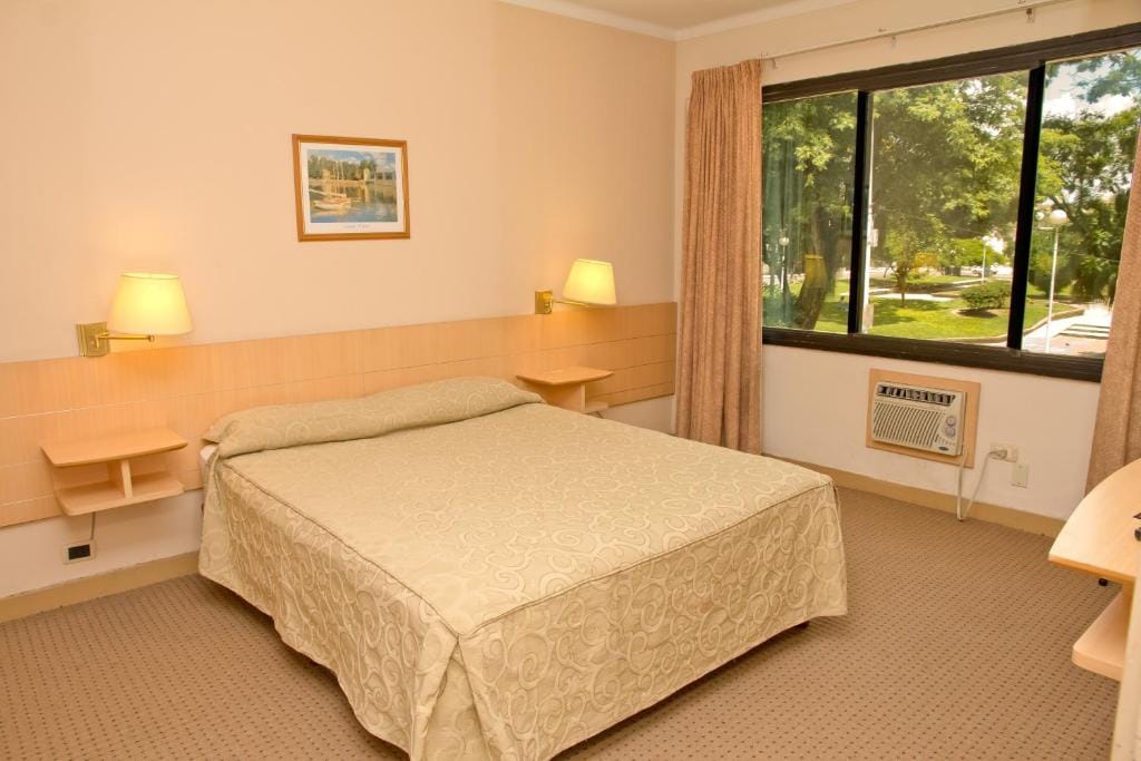 Corrientes Plaza Hotel — 2