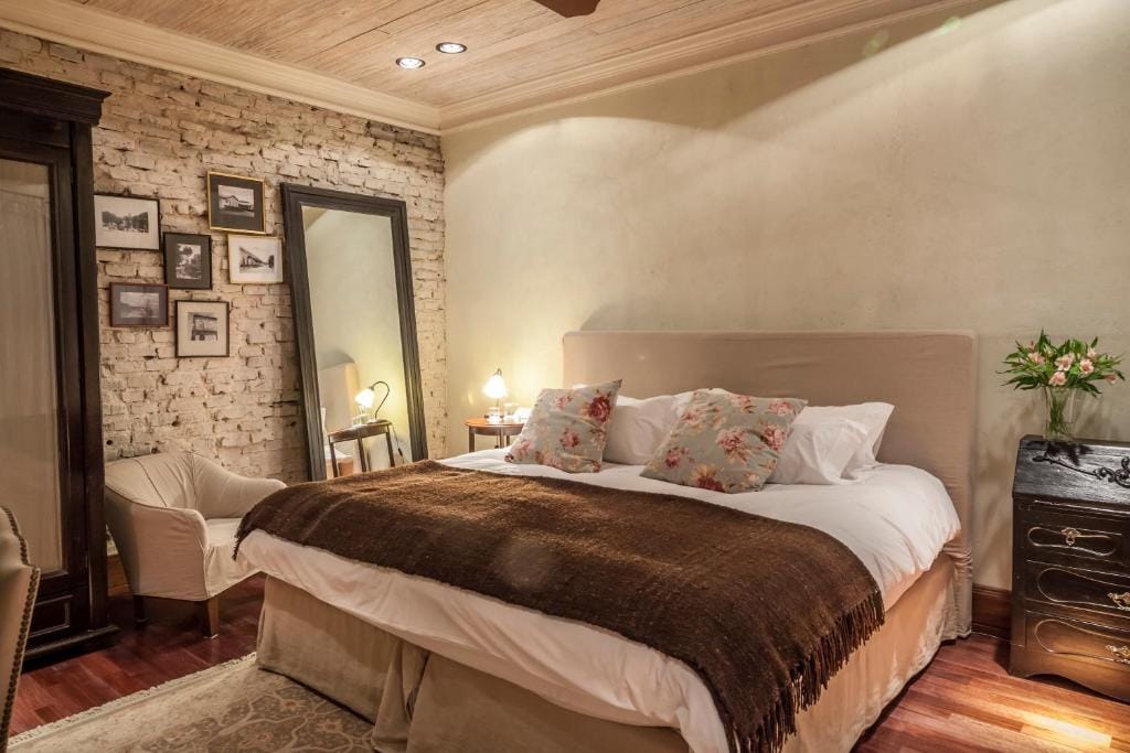 La Alondra, Casa de huéspedes — 4