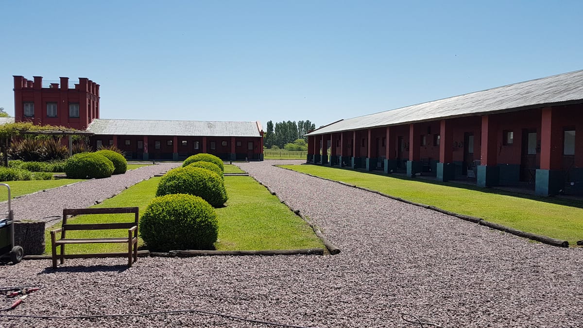 Elevage General Rodriguez Resort — 2