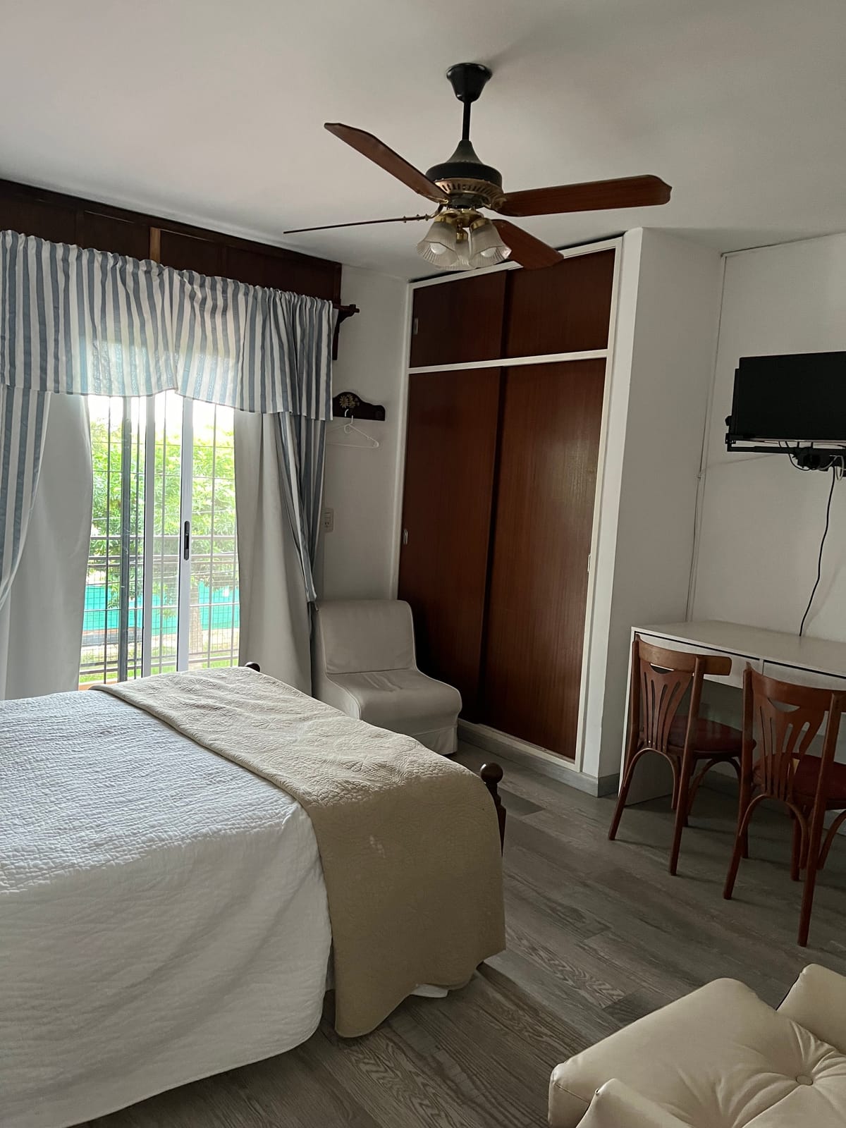 Green Hotel — 1