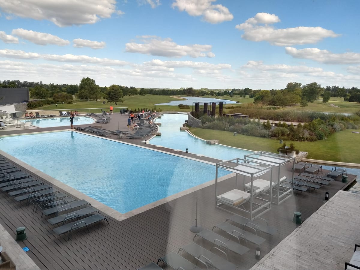 Hilton Pilar — 2