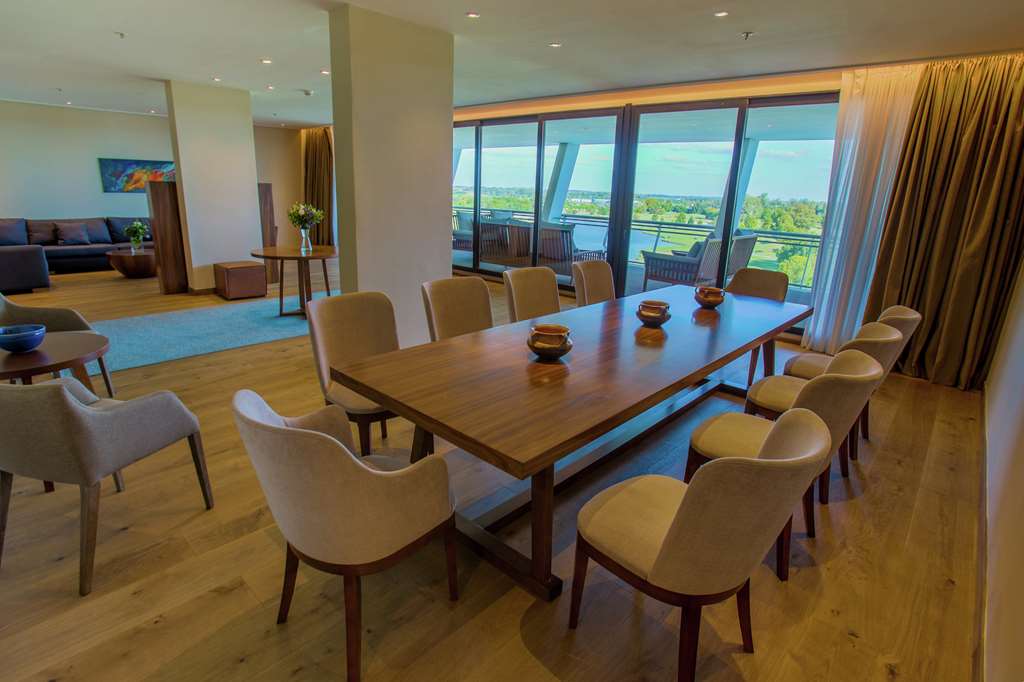 Hilton Pilar — 3