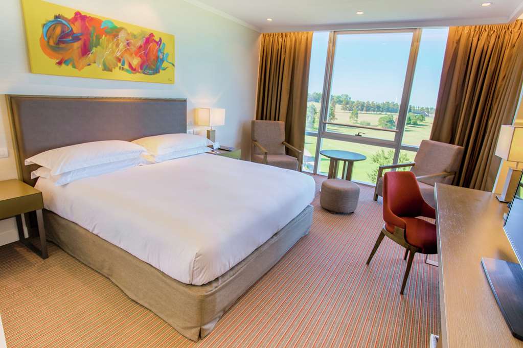 Hilton Pilar — 4