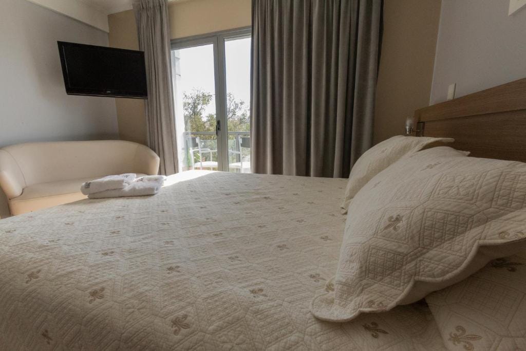 Apart Hotel Rivadavia 815 — 1