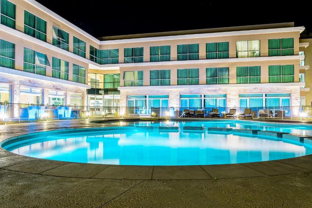 Howard Johnson Neuquen — 2
