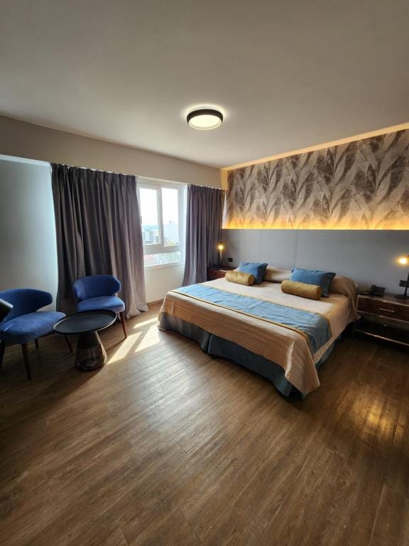 Hotel Continental — 5