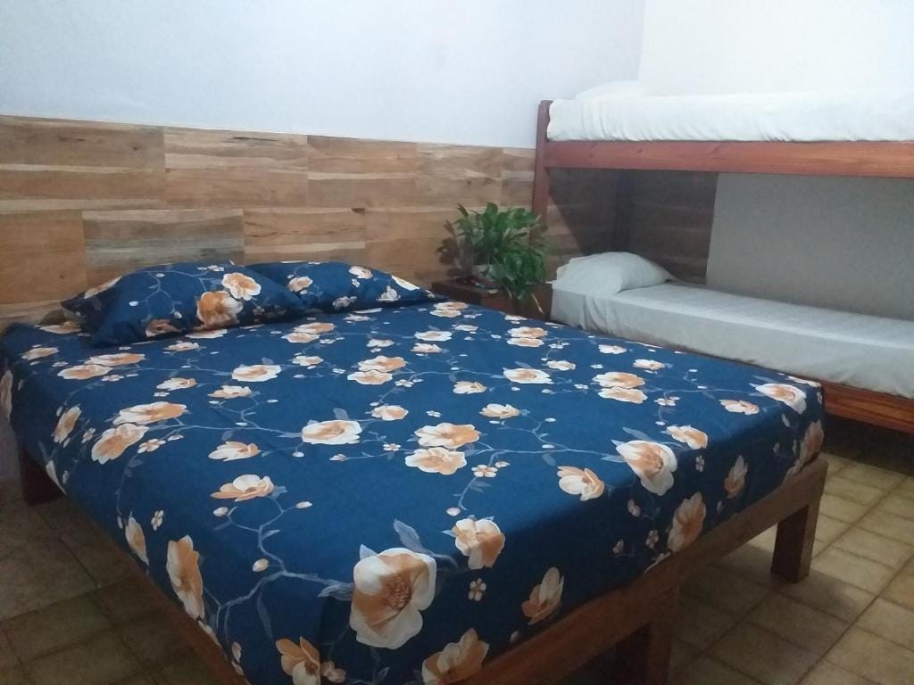 Residencial Santiago Habitaciones Hotel bed & break fast — 1