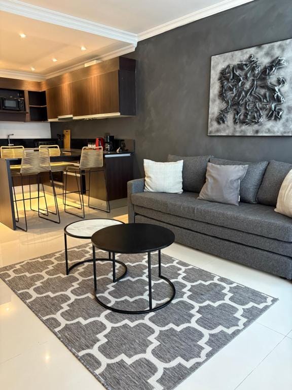 France Golf Apart - Flat Deluxe con estacionamiento privado, pileta y gimnasio — 1