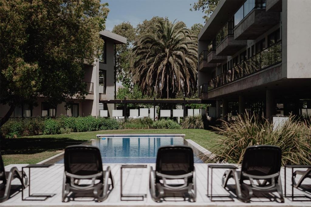 La Urumpta Hotel, AKEN MIND — 1
