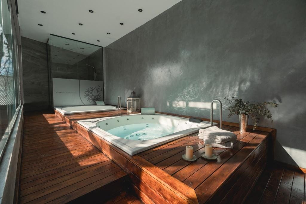 La Urumpta Hotel, AKEN MIND — 3