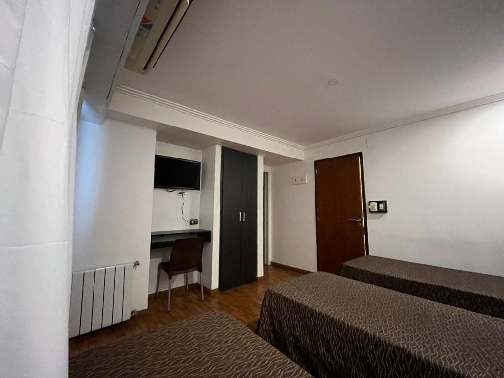 Hotel Zurich — 5
