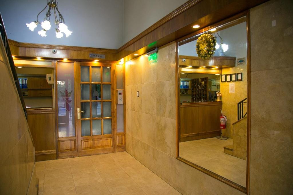 Hotel Selby — 1