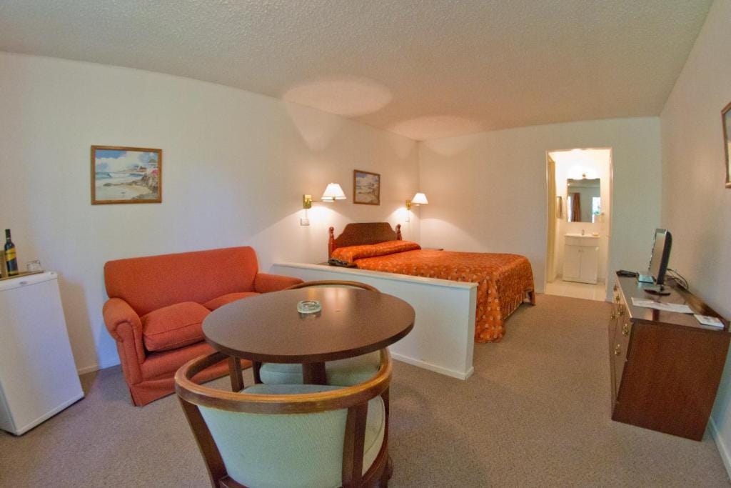 Family Inn — 2