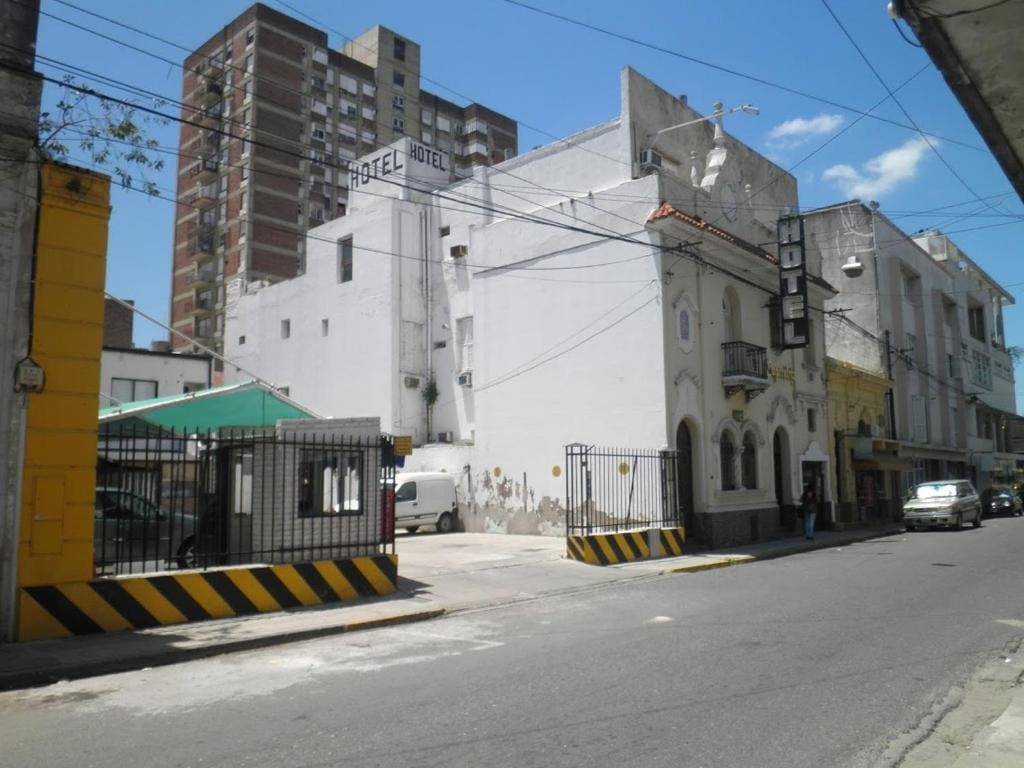 EMPERATRIZ HOTEL familiar — 3