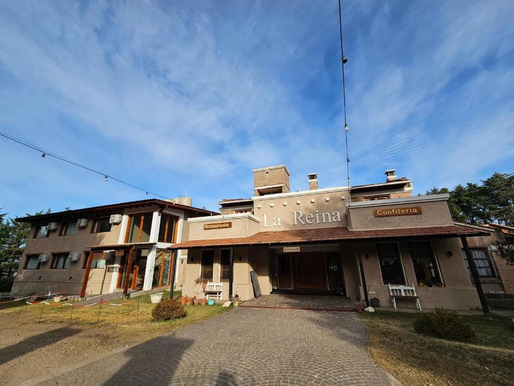 La Reina Hotel — 1