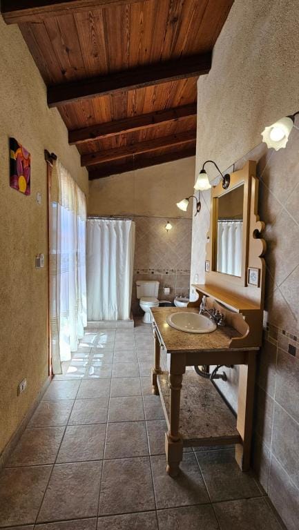 La Reina Hotel — 3