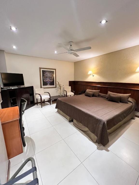 Hotel Ciudad — 1