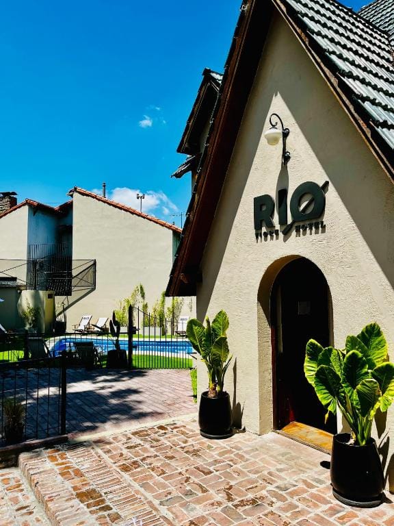 RIO TIGRE HOTEL — 1