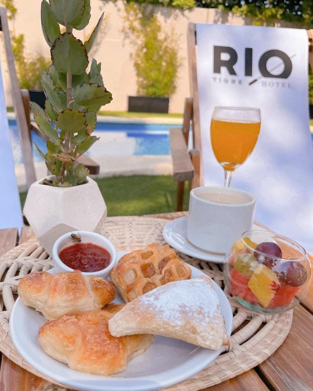 RIO TIGRE HOTEL — 5