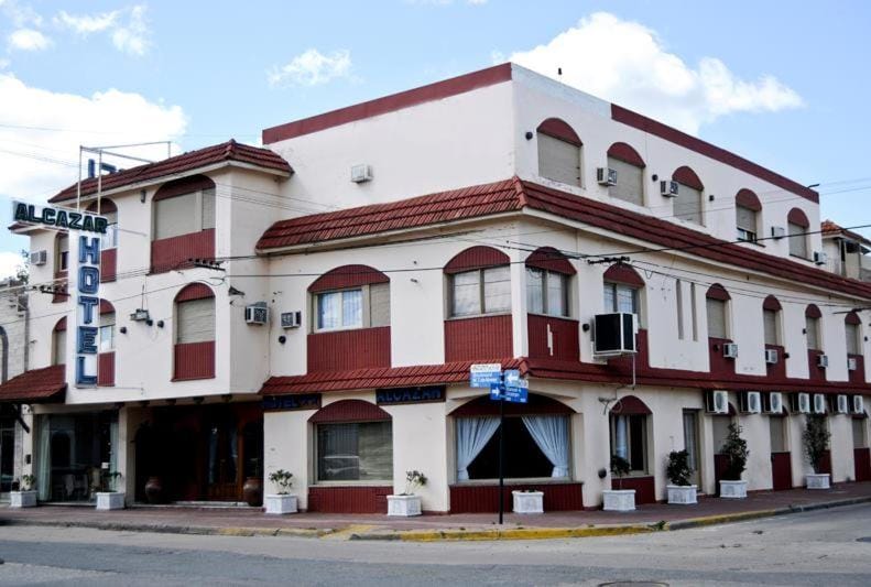 Hotel Alcázar — 1